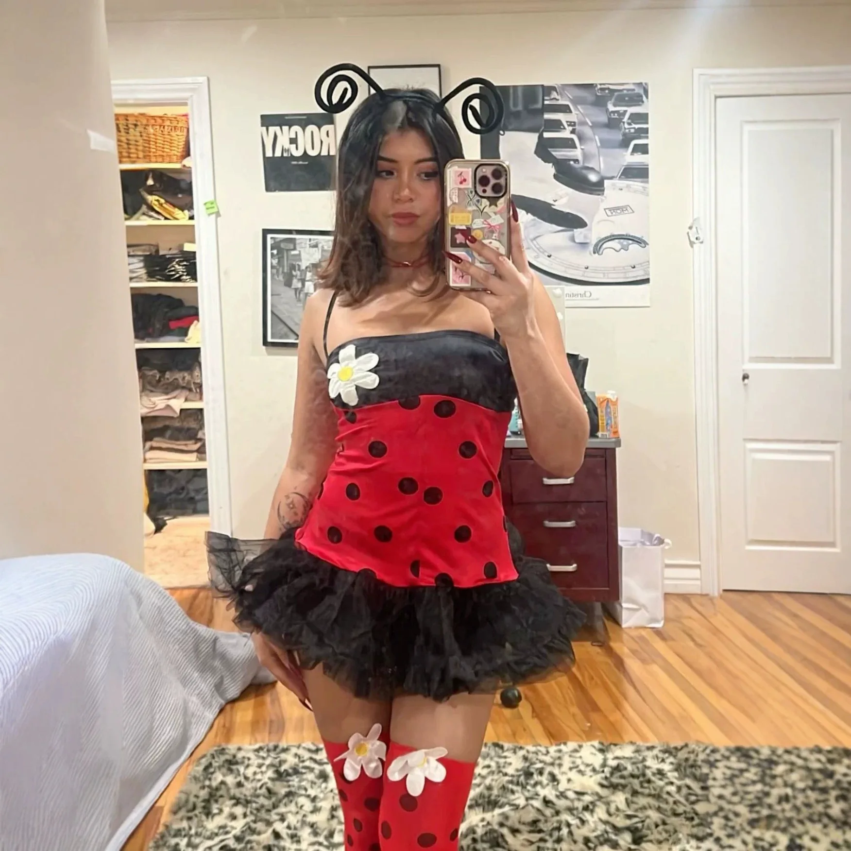 Cute Honey Bee Themed Full Outfit Halloween Cosplay Costume Suitable for Carnival Party Dress-up
Cute Honey Bee Themed Full Outfit Halloween Cosplay Costume Suitable for Carnival Party Dress-up