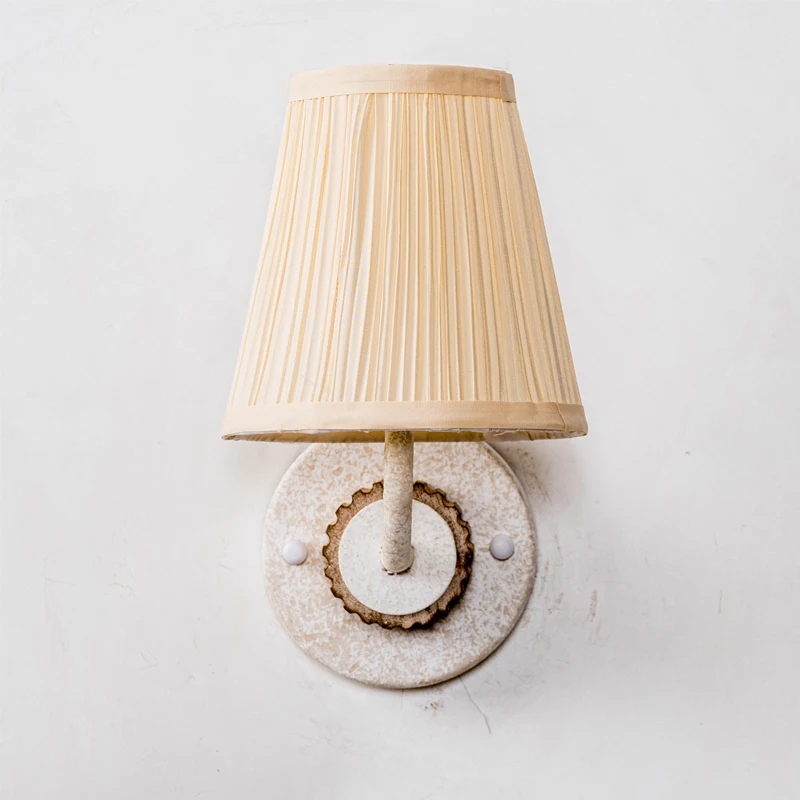 American retro wall lamp French master bedroom creative art high-end latmospheric simple designer aisle lamp
American retro wall lamp French master bedroom creative art high-end latmospheric simple designer aisle lamp