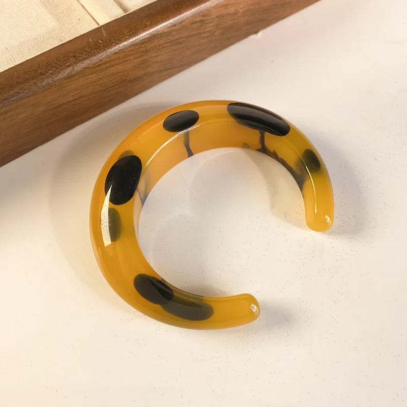 Korean Style GothOpen Resin Circle Bracelet New Arrival Senior Sense Bangle Retro Design Sense Large Leopard Print Cuff Bracelet
Korean Style GothOpen Resin Circle Bracelet New Arrival Senior Sense Bangle Retro Design Sense Large Leopard Print Cuff Bracelet