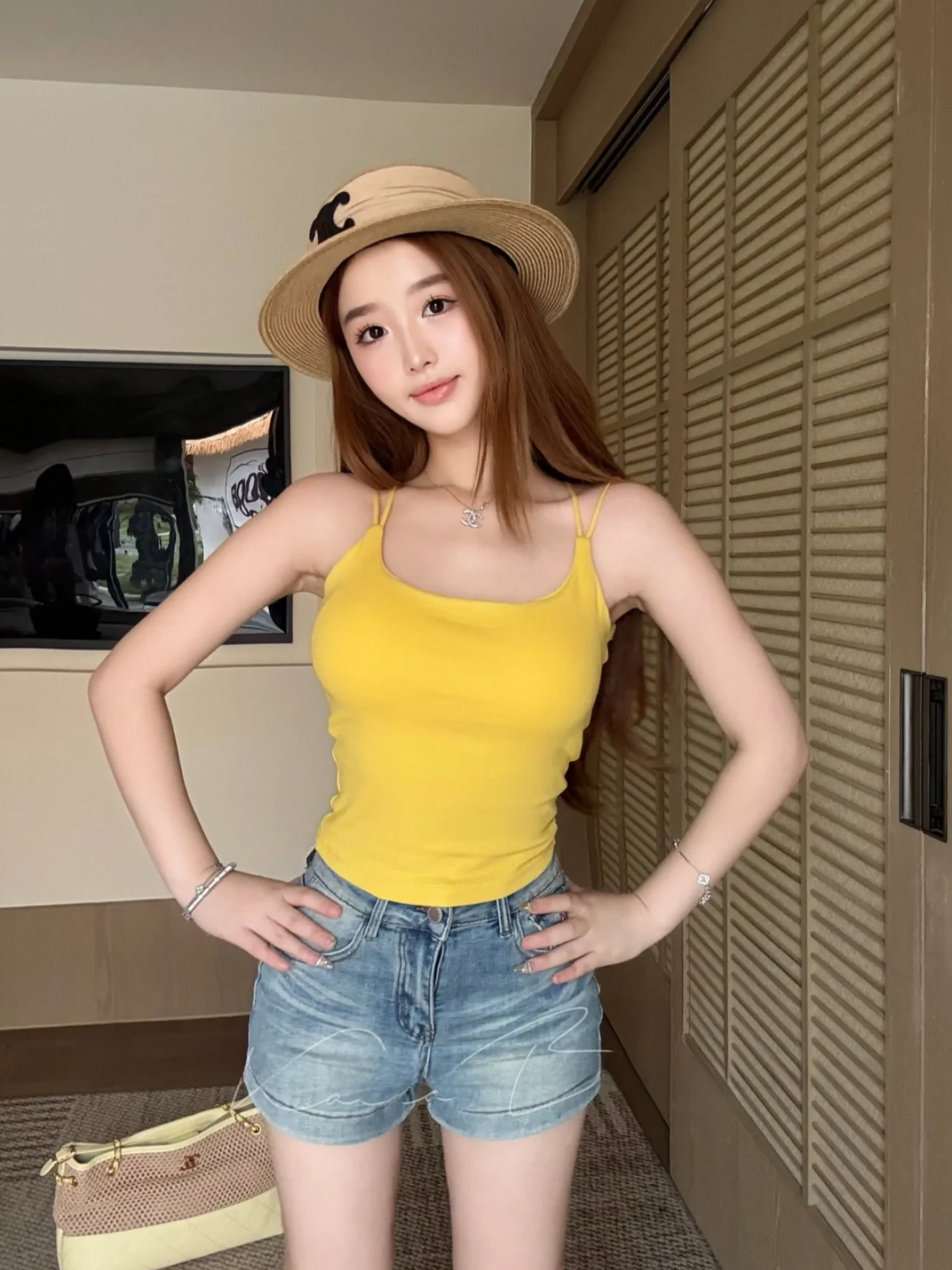 American Retro Embroidered Slim Fit High Elasticity Denim Shorts Women Summer High Waist Cotton Stretchy Bootcut Pants
American Retro Embroidered Slim Fit High Elasticity Denim Shorts Women Summer High Waist Cotton Stretchy Bootcut Pants
