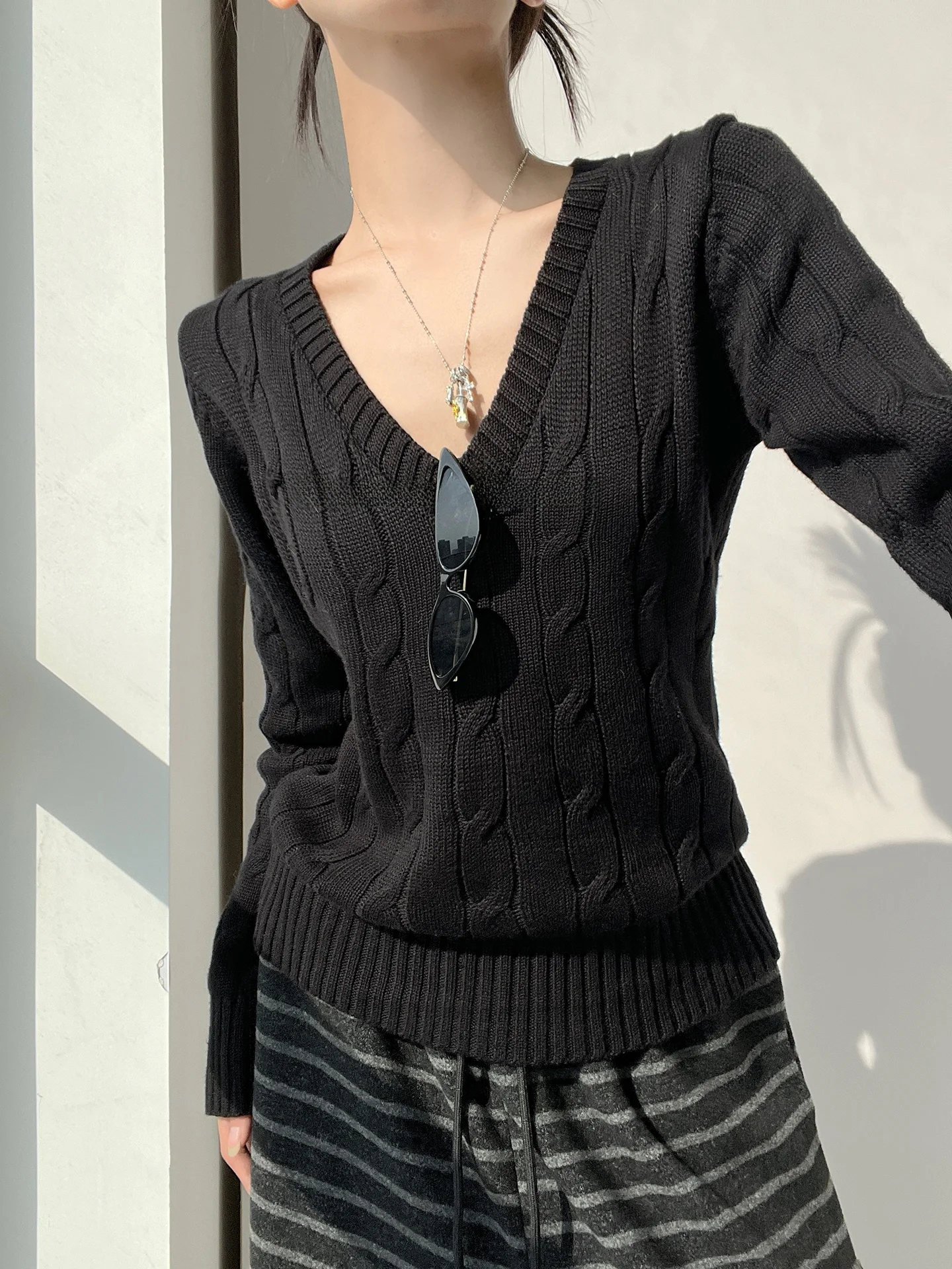 Sexy V-Ne Twisted Sweater Women's Autumn Winter New Sle Layering Slimming Base Knitwear Top Cotton Village Loose Fit
Sexy V-Ne Twisted Sweater Women's Autumn Winter New Sle Layering Slimming Base Knitwear Top Cotton Village Loose Fit