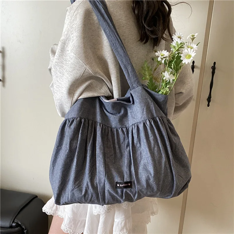 Casual Large Capacity Nylon Women 2025 New Spring Summer Versatile Double-Sided For Outings And Commuting Shoulder Bag
Casual Large Capacity Nylon Women 2025 New Spring Summer Versatile Double-Sided For Outings And Commuting Shoulder Bag