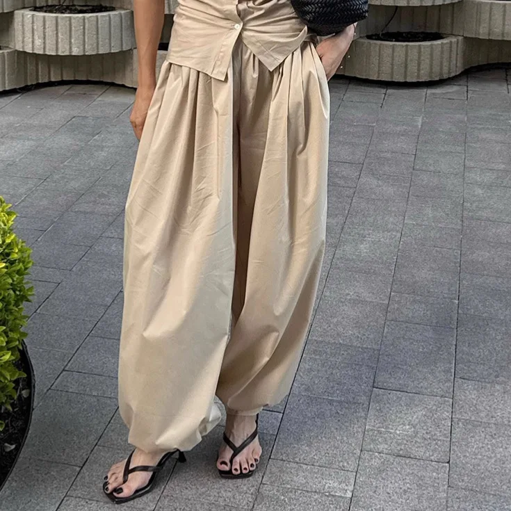 2026 Summer Loose Long Pants Women Trousers Pleated High Waist Trousers Solid Casual Wide Leg Bloomers Women Dance Pants
2026 Summer Loose Long Pants Women Trousers Pleated High Waist Trousers Solid Casual Wide Leg Bloomers Women Dance Pants