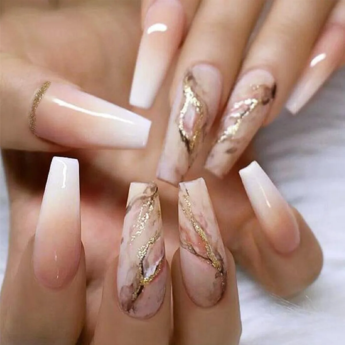 24pcs Elegant Ballet Nail Set Long White to Nude Marble Gradient with Golden Accents Glossy Finish Press-On Nail for Women/Girls
24pcs Elegant Ballet Nail Set Long White to Nude Marble Gradient with Golden Accents Glossy Finish Press-On Nail for Women/Girls