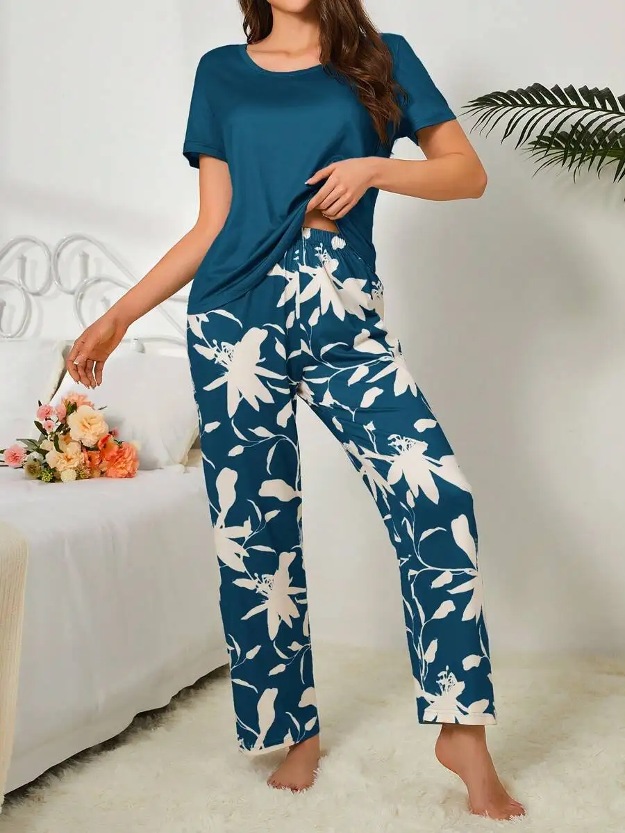 Womens Milk Silk Floral Print Pajama Set Short Sleeve Round Neck Comfortable Sleepwear
Womens Milk Silk Floral Print Pajama Set Short Sleeve Round Neck Comfortable Sleepwear