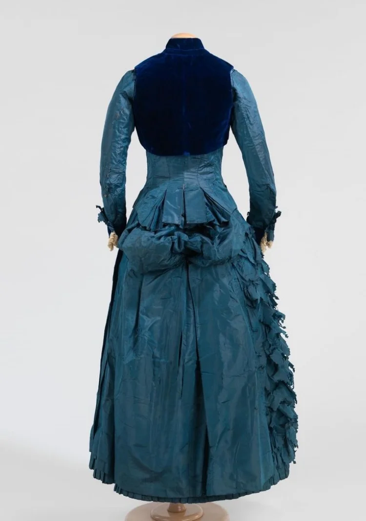 1880s Queen Visiting Costume Victorian Renaissance Royal Business Party Ball Gown Edwardian Duchess Tea Party Bustle Dress
1880s Queen Visiting Costume Victorian Renaissance Royal Business Party Ball Gown Edwardian Duchess Tea Party Bustle Dress