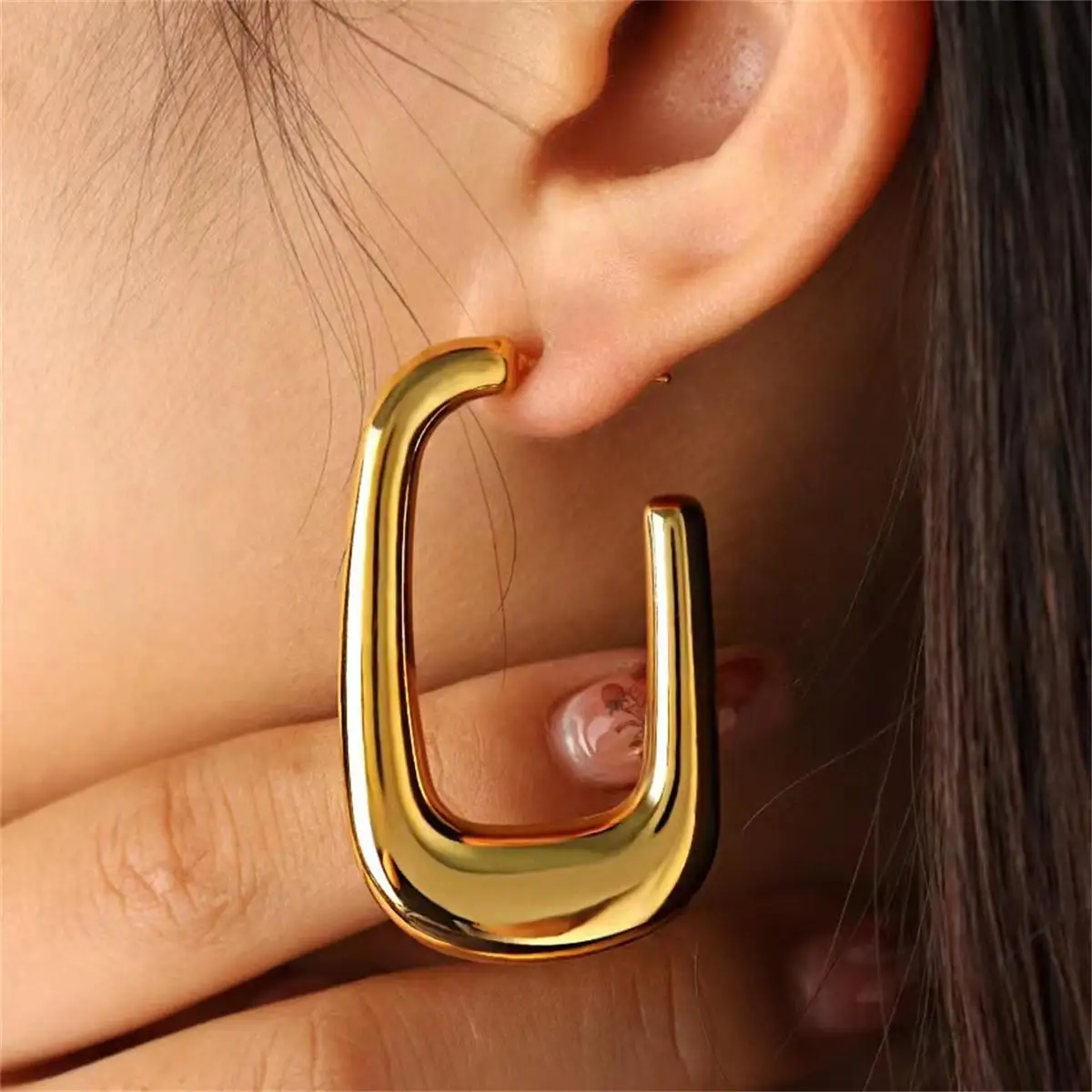 Exaggerated U-shaped Hollow Large Hoop Earrings for Women Glossy Gold Plated Geometric Earring Trendy Jewelry
Exaggerated U-shaped Hollow Large Hoop Earrings for Women Glossy Gold Plated Geometric Earring Trendy Jewelry