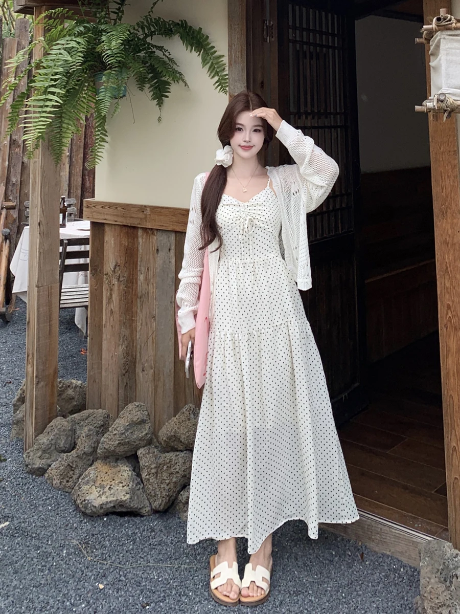 plus Size Soft Style Set Summer New Hollow out Shoulder Top White Polka Dot Strap Dress Long Sleeve High Waist Korean Style
plus Size Soft Style Set Summer New Hollow out Shoulder Top White Polka Dot Strap Dress Long Sleeve High Waist Korean Style