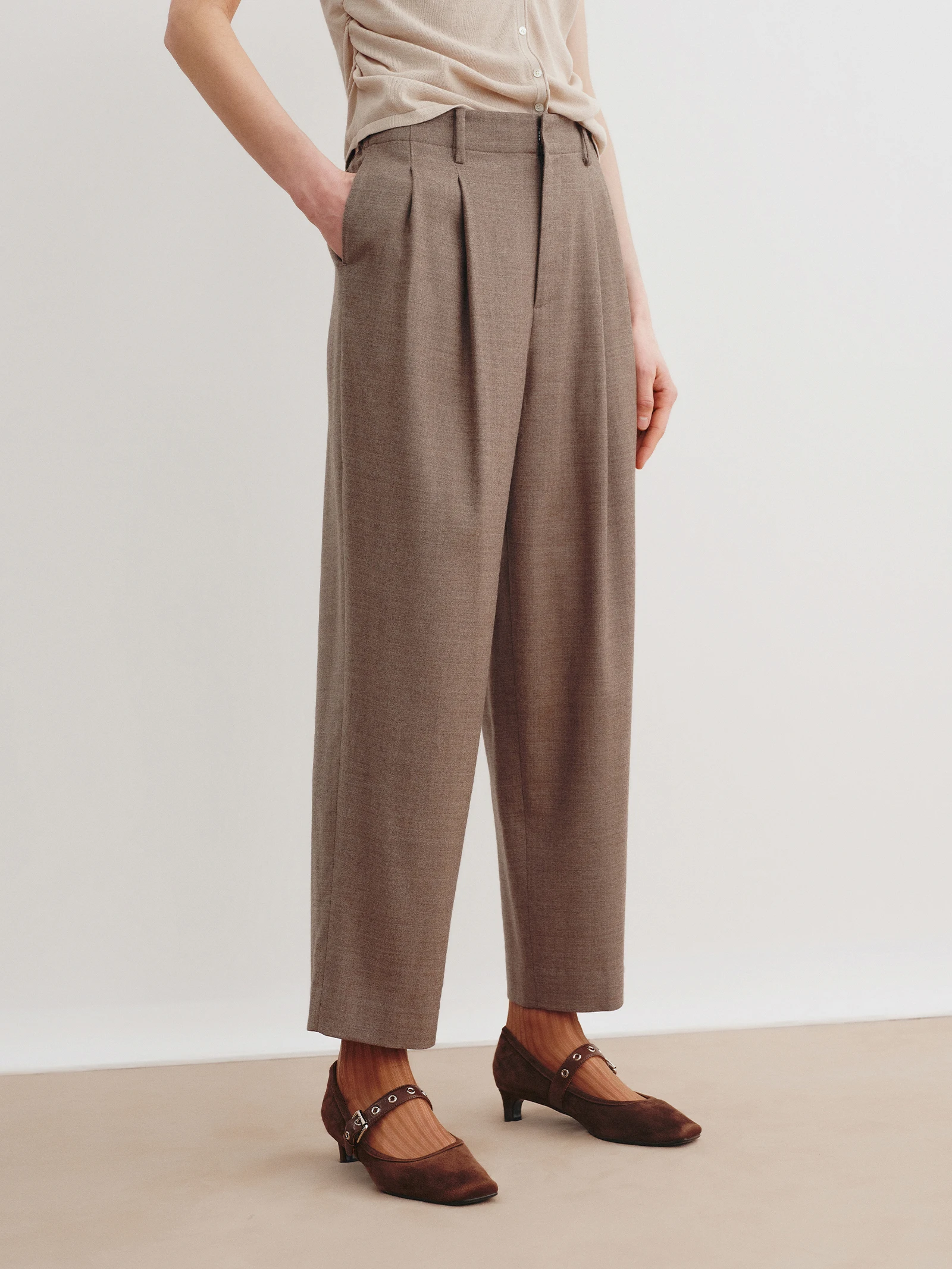 OL Commute Style Woolen Casual Pants Tapered Shape Grandmother Casual Pants Light Maturity Old Money Style Smoking Pants
OL Commute Style Woolen Casual Pants Tapered Shape Grandmother Casual Pants Light Maturity Old Money Style Smoking Pants