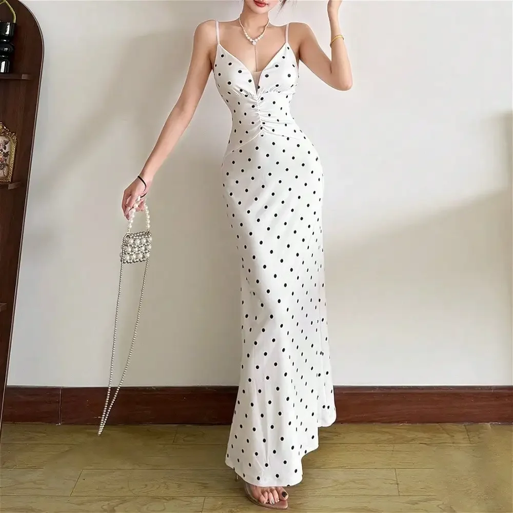 Noble And Elegant Women's Summer Dress, Slim French Light Luxury High-End Temperament Socialite Backless Waist-Cinching Polka Dot Spaghetti Strap Dress, Women's Sexy Outfit
Noble And Elegant Women's Summer Dress, Slim French Light Luxury High-End Temperament Socialite Backless Waist-Cinching Polka Dot Spaghetti Strap Dress, Women's Sexy Outfit