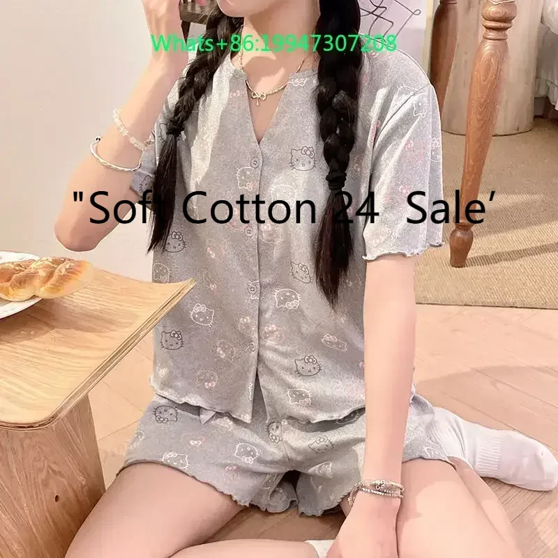 Summer new gray V-neck cute cartoon Hello Kitty pajamas women's sweet short-sleeved shorts loungewear can be worn outside
Summer new gray V-neck cute cartoon Hello Kitty pajamas women's sweet short-sleeved shorts loungewear can be worn outside