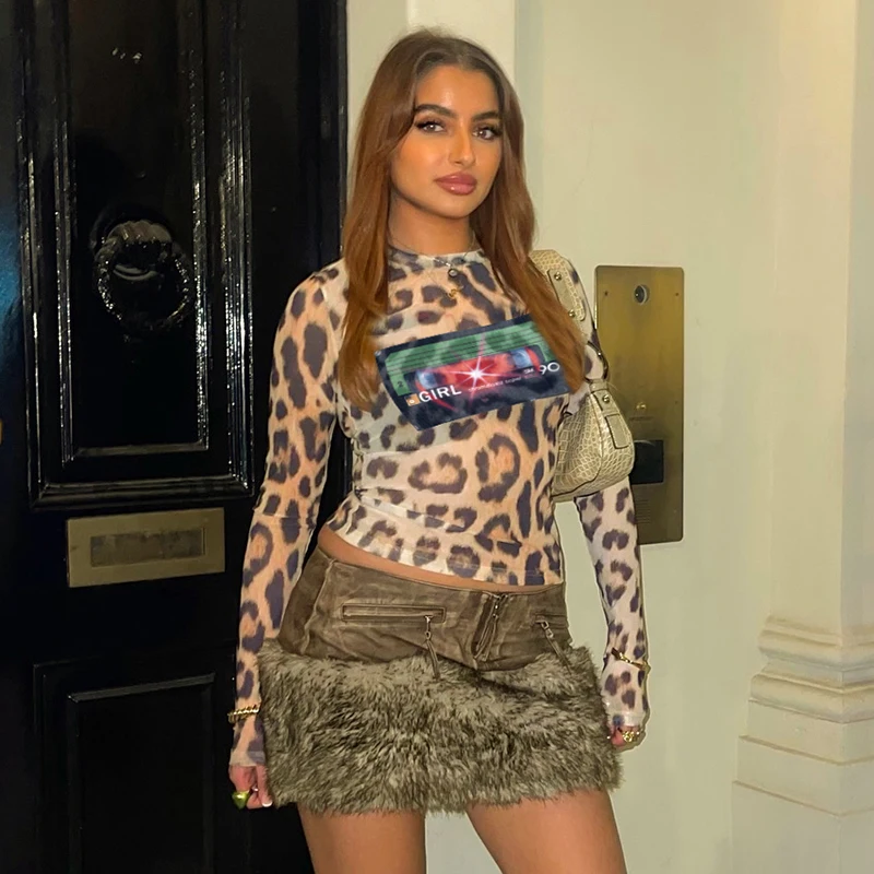 Top women summer 2025 new in leopard print Long sleeve mesh tops Printed t-shirt sexy See-through graphic t shirts free shipping
Top women summer 2025 new in leopard print Long sleeve mesh tops Printed t-shirt sexy See-through graphic t shirts free shipping