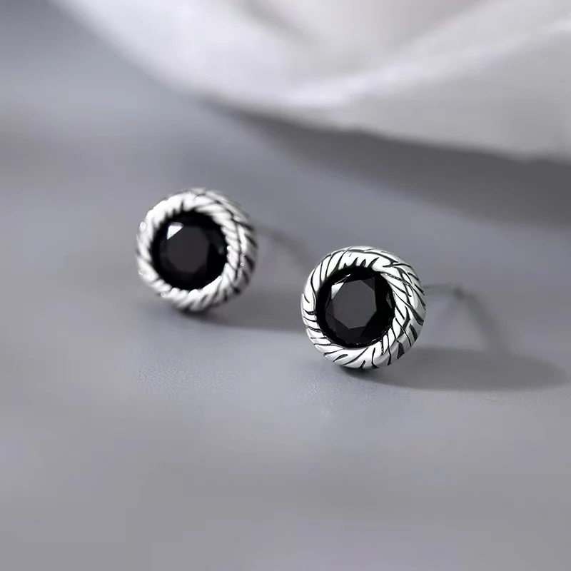 Real 925 Sterling Silver Zircon Round Mini Stud Earrings For Women Party Classic Fine Jewelry Niche Design Geometric Accessories
Real 925 Sterling Silver Zircon Round Mini Stud Earrings For Women Party Classic Fine Jewelry Niche Design Geometric Accessories