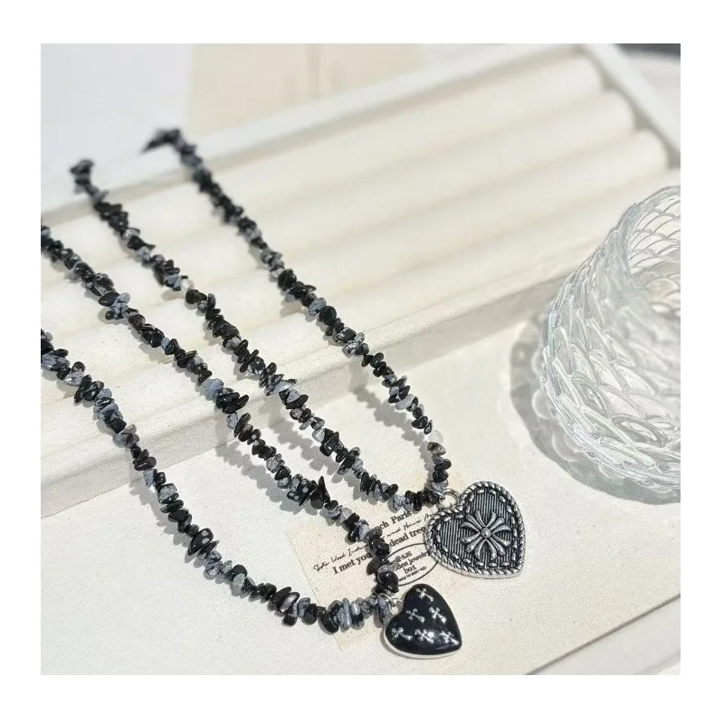 Tide and Cool Gravel Beads Dripping Oil Love Cross Necklace Female Niche Versatile High-end Design Light Luxury Collarbone Chain
Tide and Cool Gravel Beads Dripping Oil Love Cross Necklace Female Niche Versatile High-end Design Light Luxury Collarbone Chain