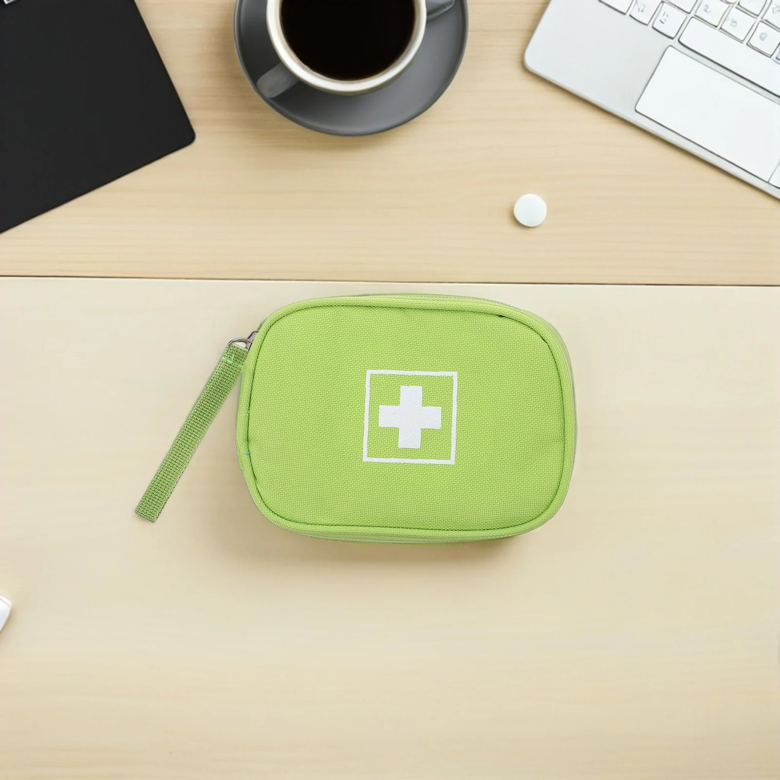 Portable Medical Bag Small First Aid Organizer Compact Waterproof Medicine Storage Emergency Travel Outdoor First Aid Bag 
Portable Medical Bag Small First Aid Organizer Compact Waterproof Medicine Storage Emergency Travel Outdoor First Aid Bag