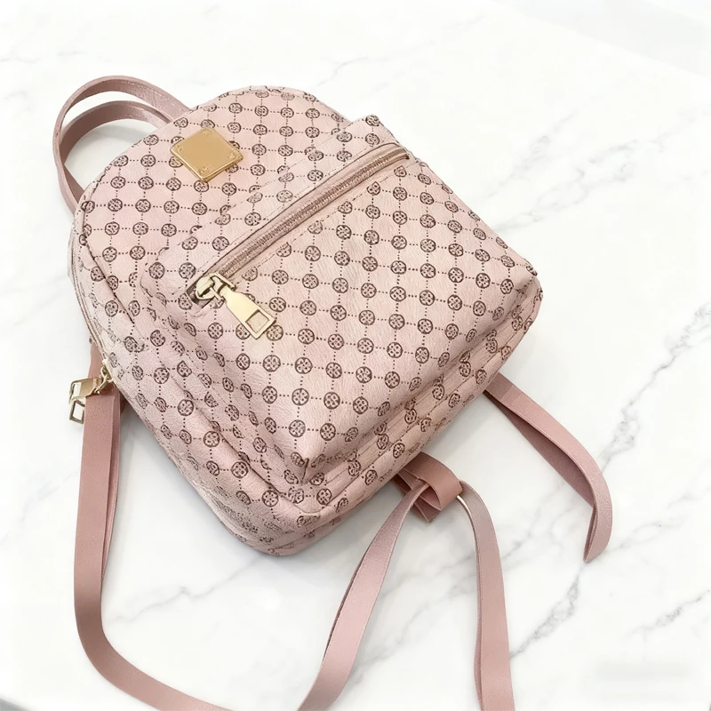 Solid color cute slung cat-patterned handbag with one shoulder, new trend and fashion PU ladies handbag.
Solid color cute slung cat-patterned handbag with one shoulder, new trend and fashion PU ladies handbag.