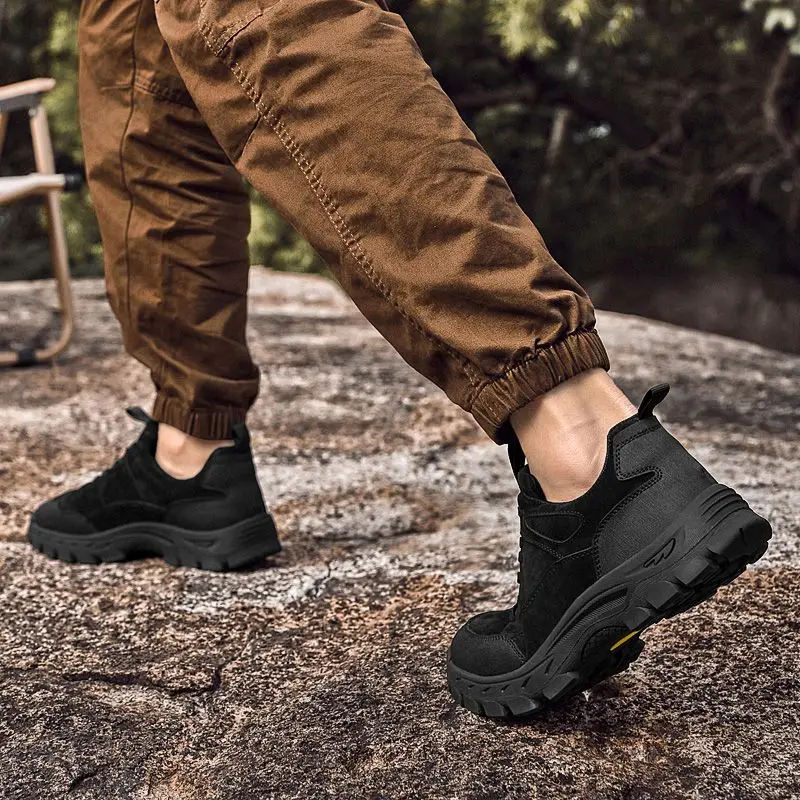 Новая уличная мужская спортивная обувь для бега, противоскользящая мужская походная обувь в стиле ретро, удобная обувь для скалолазания, большой размер 46
Новая уличная мужская спортивная обувь для бега, противоскользящая мужская походная обувь в стиле ретро, удобная обувь для скалолазания, большой размер 46