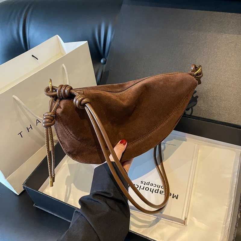 Frosted Retro Bag for Women 2026 New Autumn and Winter Niche Design Faux Suede Shoulder Messenger Commuter Dumpling Underarm Bag
Frosted Retro Bag for Women 2026 New Autumn and Winter Niche Design Faux Suede Shoulder Messenger Commuter Dumpling Underarm Bag