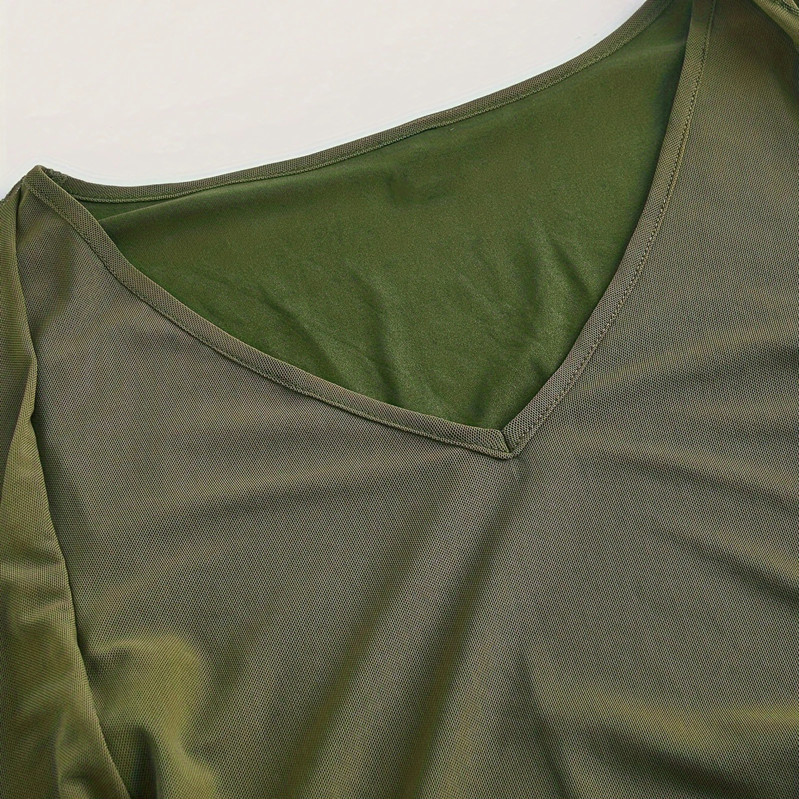 Women's Elegant Long Sleeve Crop Tops, Monochromatic, Tie-Up Front, V-Neck Shirts, Slim Fit, Casual, Spring, Fall
Women's Elegant Long Sleeve Crop Tops, Monochromatic, Tie-Up Front, V-Neck Shirts, Slim Fit, Casual, Spring, Fall