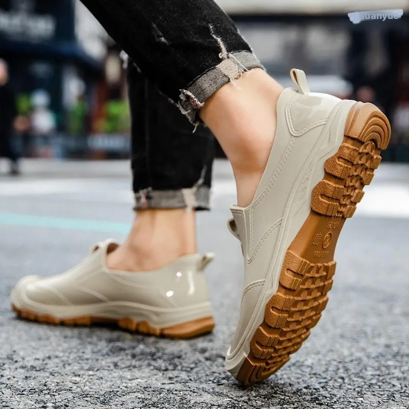 Fashionable Low-Top Men's Rain Boots Short Tube Kitchen Waterproof Non-Slip Comfortable Soft Bottom Water Shoes
Fashionable Low-Top Men's Rain Boots Short Tube Kitchen Waterproof Non-Slip Comfortable Soft Bottom Water Shoes
