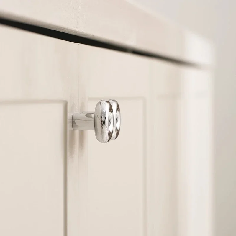 Minimalist Brass Furniture Handle European Bright Chrome Door Handle Hardware Cabinet Bar Pulls Bedroom Dresser Bedside Handle
Minimalist Brass Furniture Handle European Bright Chrome Door Handle Hardware Cabinet Bar Pulls Bedroom Dresser Bedside Handle