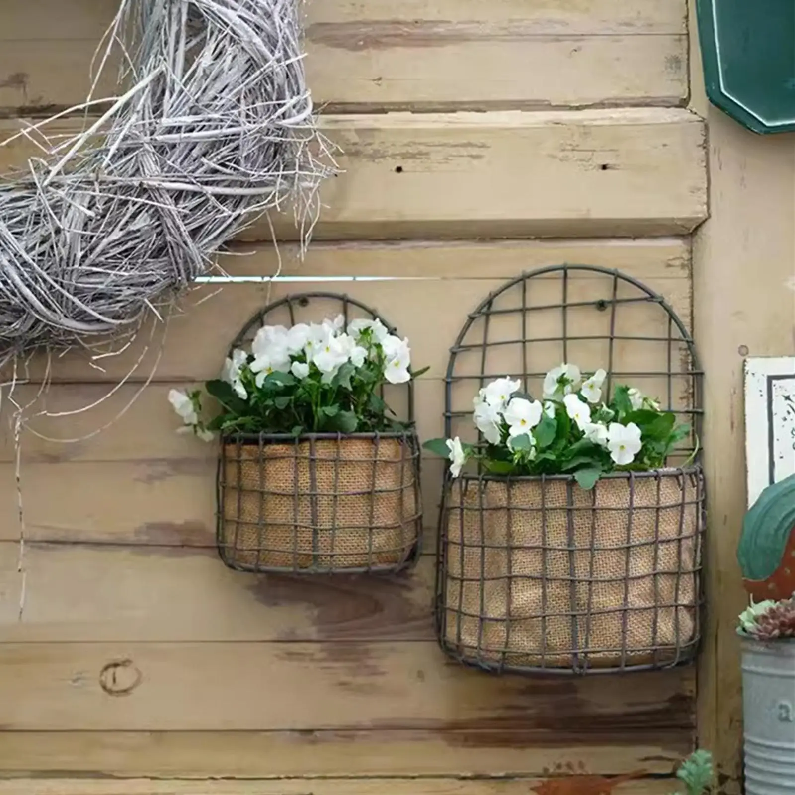 Wall Mounted Basket Hanging Planter Flower Pot Stand Iron Wire Mesh Basket for Garden Balcony Yard Backyard Retro Design Storage
Wall Mounted Basket Hanging Planter Flower Pot Stand Iron Wire Mesh Basket for Garden Balcony Yard Backyard Retro Design Storage