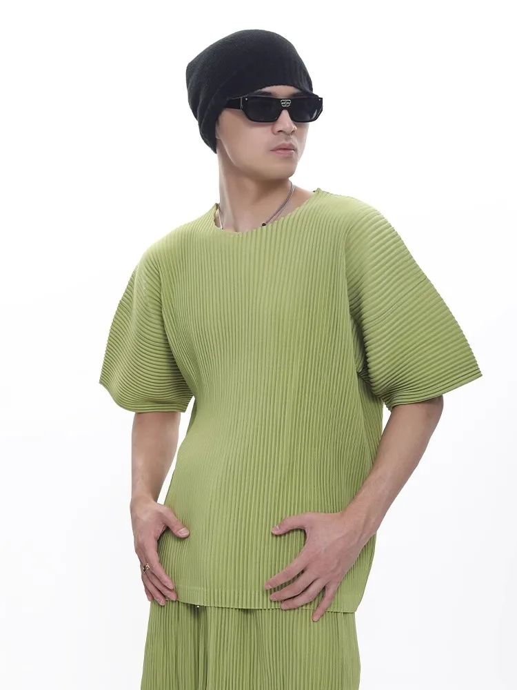Miyake плиссированная мужская футболка, новая летняя однотонная простая классическая высококачественная футболка с короткими рукавами, свободная модная корейская версия
Miyake плиссированная мужская футболка, новая летняя однотонная простая классическая высококачественная футболка с короткими рукавами, свободная модная корейская версия
