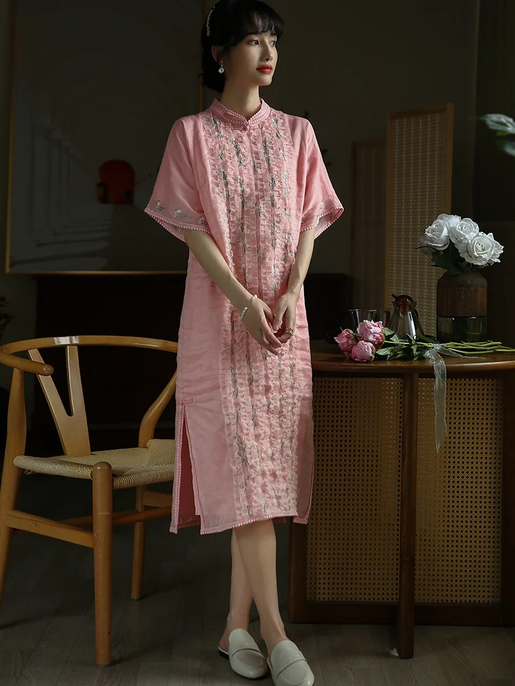Young Style Jiangnan Flag Robe Improved Version Pink New Chinese National Style Silk Embroidery mid Sleeve Dress Summer
Young Style Jiangnan Flag Robe Improved Version Pink New Chinese National Style Silk Embroidery mid Sleeve Dress Summer