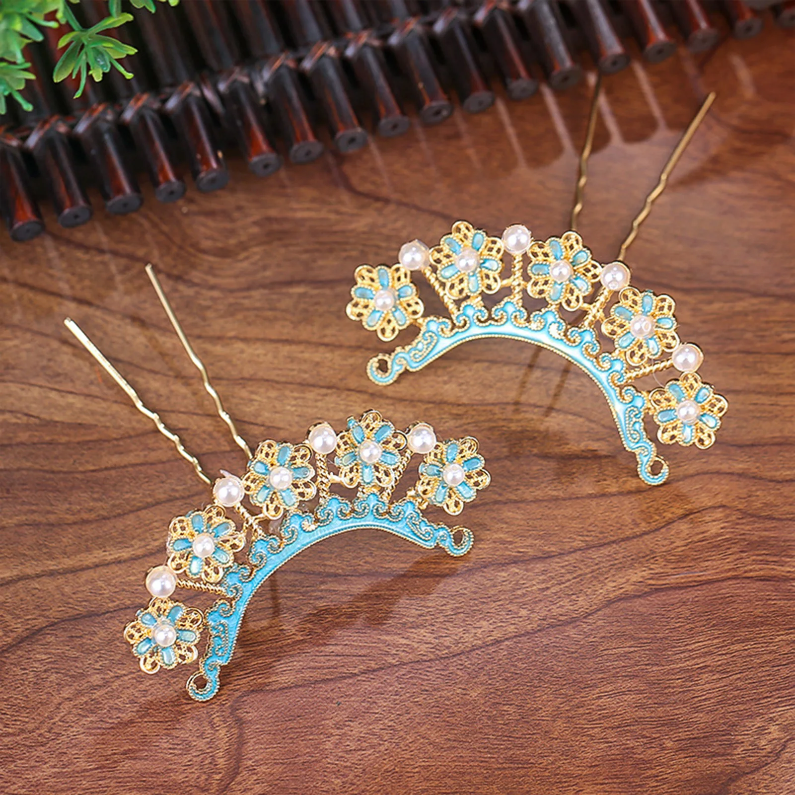 Traditional Enamel Hairpins with Imitation Pearls for Hanfu Cosplay, Chinese Style Hair Accessories for Women Festivals
Traditional Enamel Hairpins with Imitation Pearls for Hanfu Cosplay, Chinese Style Hair Accessories for Women Festivals