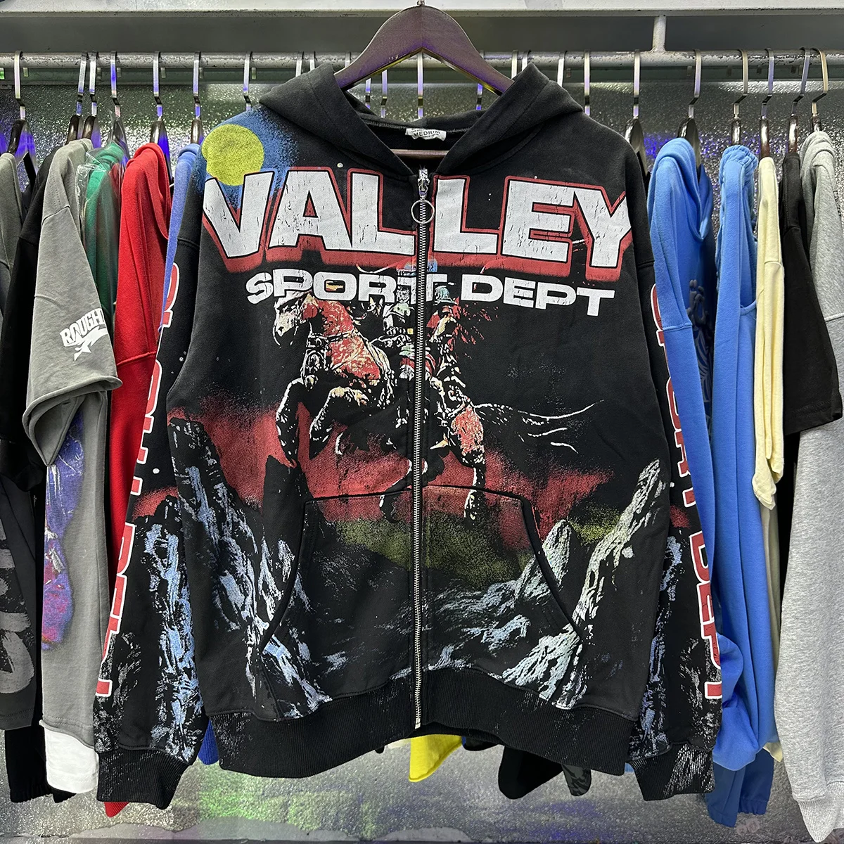 V Valley Sport Dept Knight Waed Cement Print Vintage Hoodie Zipper Open Cardigan Sweatirt Trendy Youth Casual Wear
V Valley Sport Dept Knight Waed Cement Print Vintage Hoodie Zipper Open Cardigan Sweatirt Trendy Youth Casual Wear