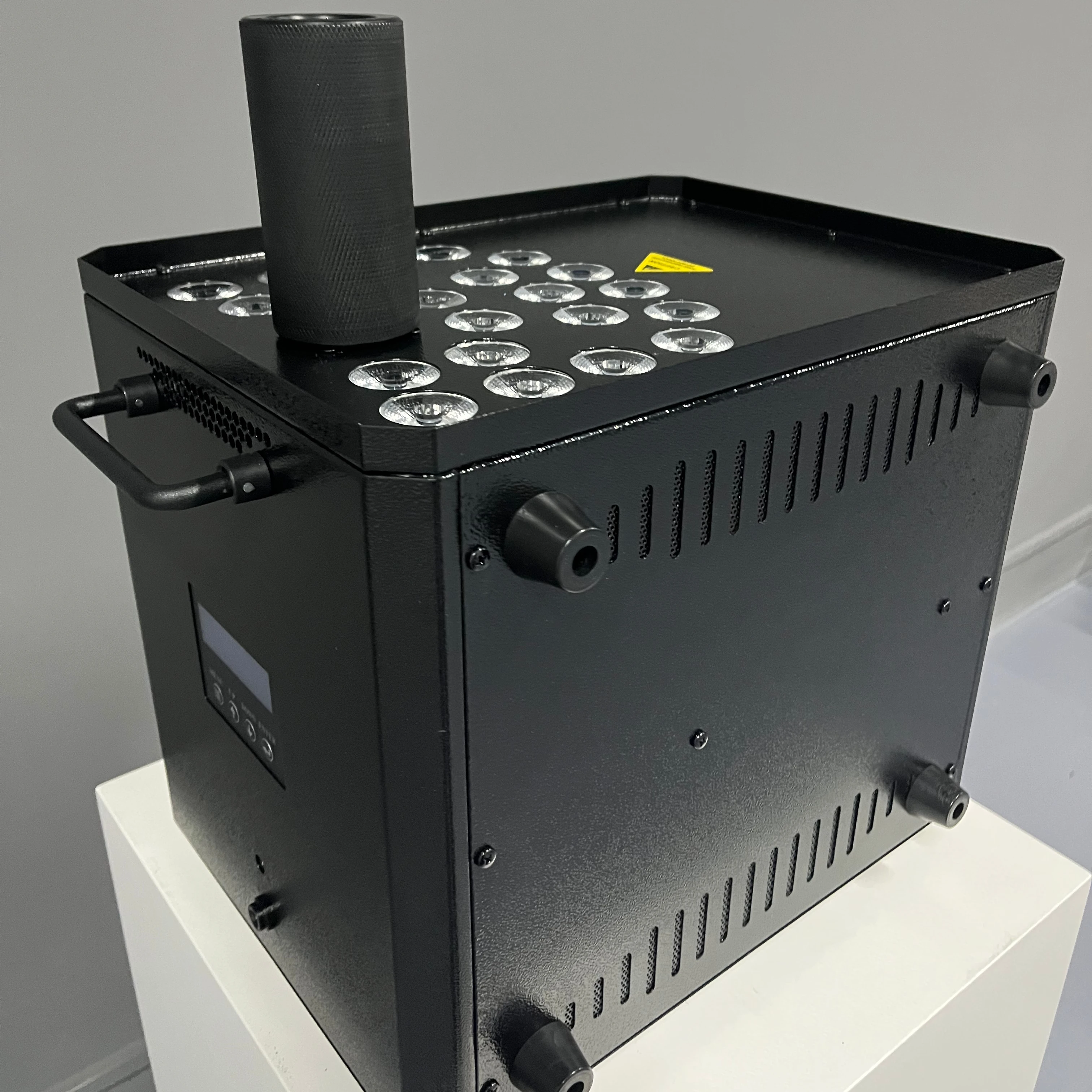 New 2000W Light Emitting Diode Smoke Machine Powerful Air Column Club and Light Show Event Stage Lighting Effects
New 2000W Light Emitting Diode Smoke Machine Powerful Air Column Club and Light Show Event Stage Lighting Effects