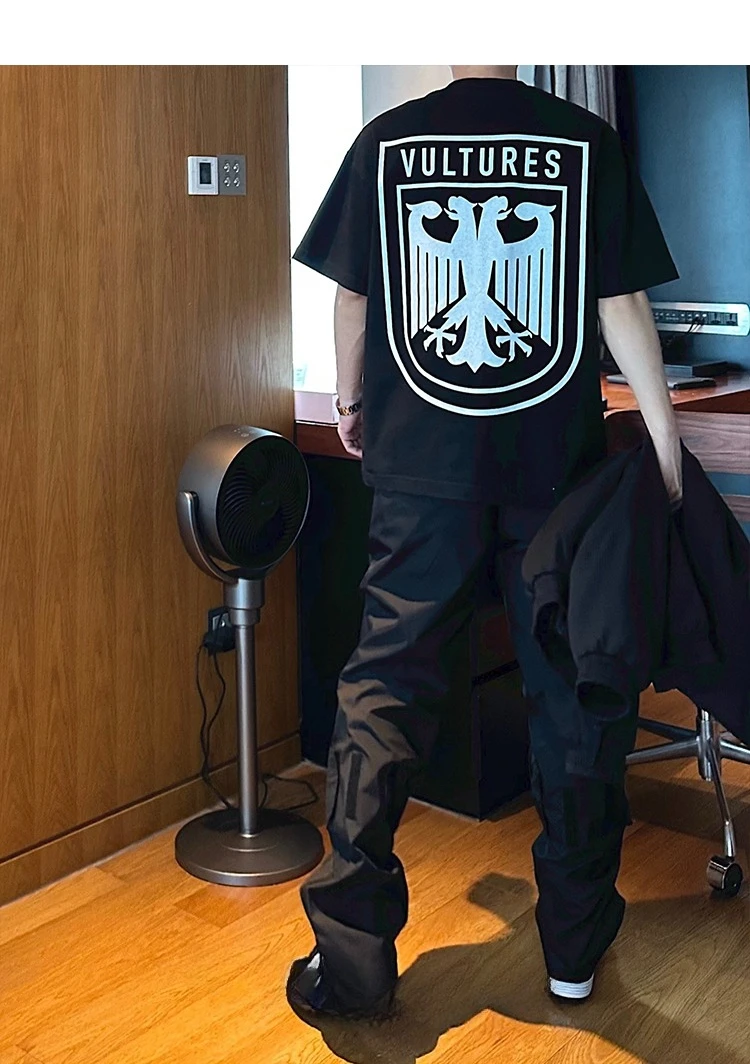 2025Uniike Greasy Tide Team Badge Printed T-Shirt Men's Summer Casual Versatile Riding Short Sleeve Shield Top 
2025Uniike Greasy Tide Team Badge Printed T-Shirt Men's Summer Casual Versatile Riding Short Sleeve Shield Top