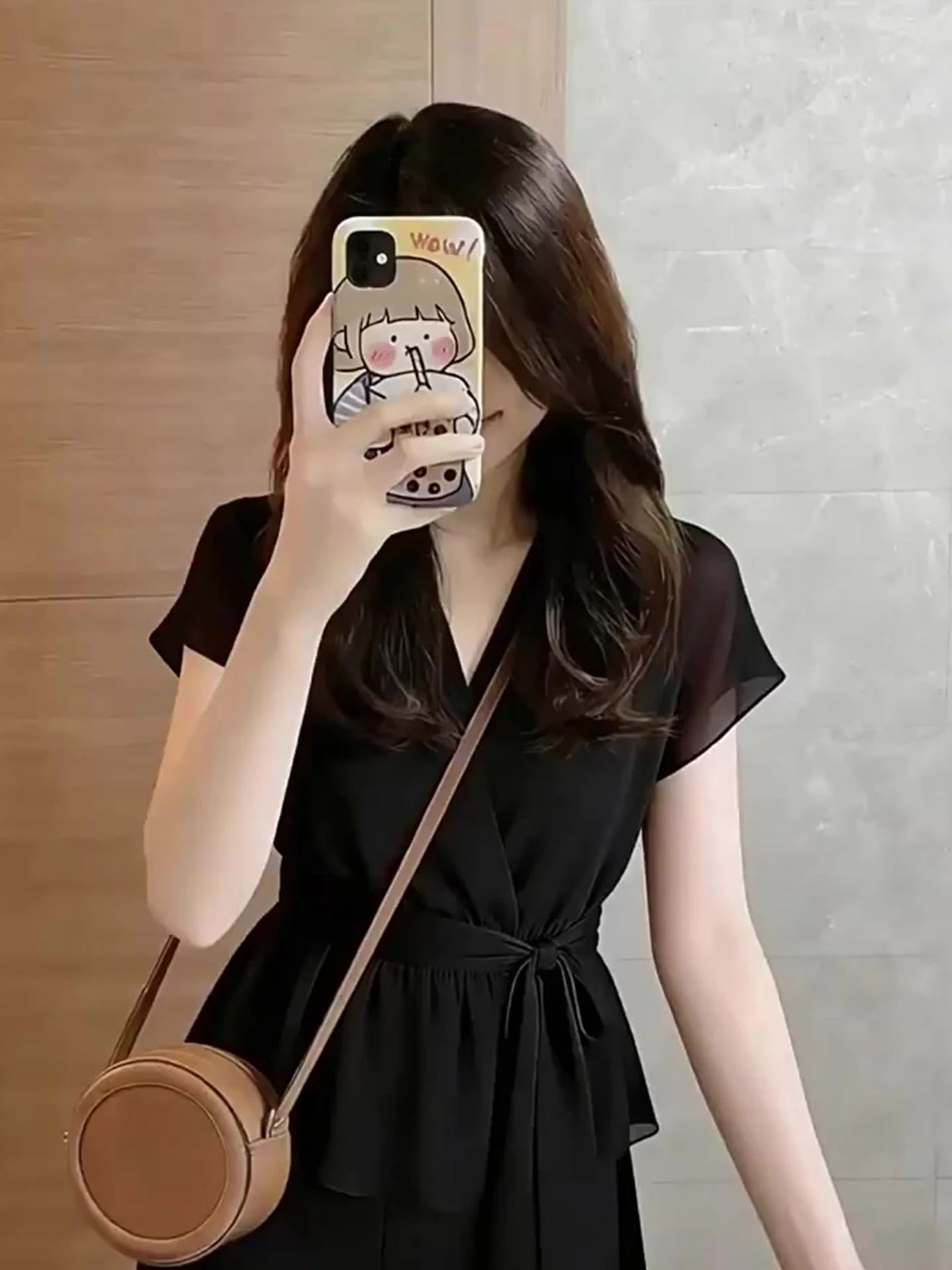 Korean Style V-Neck Waist-Cinching Shirt Women's Summer Fashion Slimming Top Commute Casual Regular Sleeve Short Length
Korean Style V-Neck Waist-Cinching Shirt Women's Summer Fashion Slimming Top Commute Casual Regular Sleeve Short Length