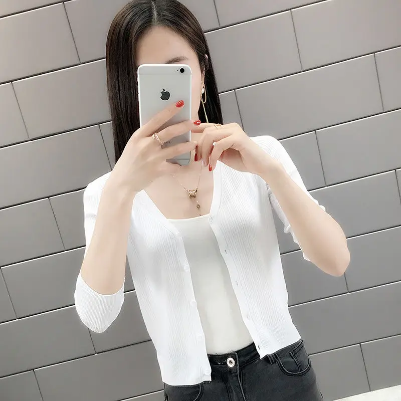 2024 New Women's Solid Color Cashmere Sweater Long Sleeved Button Spring and Autumn Women's Knitted Cashmere Cardigan L113
2024 New Women's Solid Color Cashmere Sweater Long Sleeved Button Spring and Autumn Women's Knitted Cashmere Cardigan L113