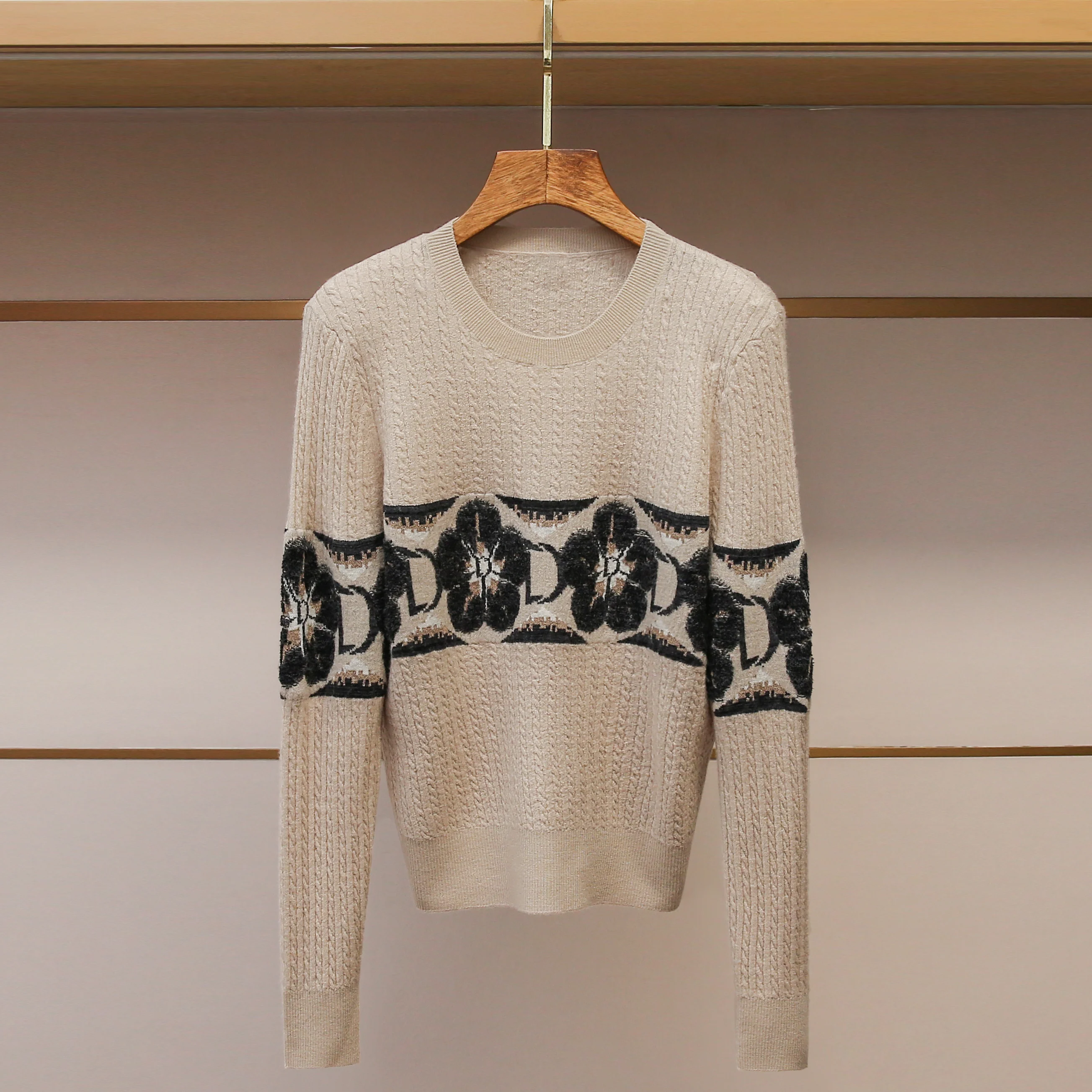 Плотный вязаный повседневный свитер с круглым вырезом, пуловер для города, осенняя новинка, женская премиальная модная вязаная одежда
Плотный вязаный повседневный свитер с круглым вырезом, пуловер для города, осенняя новинка, женская премиальная модная вязаная одежда