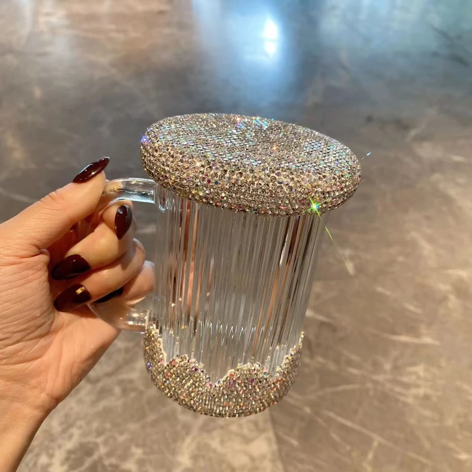 Diamond Ice Американская кофейная чашка для женщин Стеклянная кружка для холодных напитков с ручками и крышками Латте Сок Молоко Пиво Чашка для воды Посуда для напитков
Diamond Ice Американская кофейная чашка для женщин Стеклянная кружка для холодных напитков с ручками и крышками Латте Сок Молоко Пиво Чашка для воды Посуда для напитков