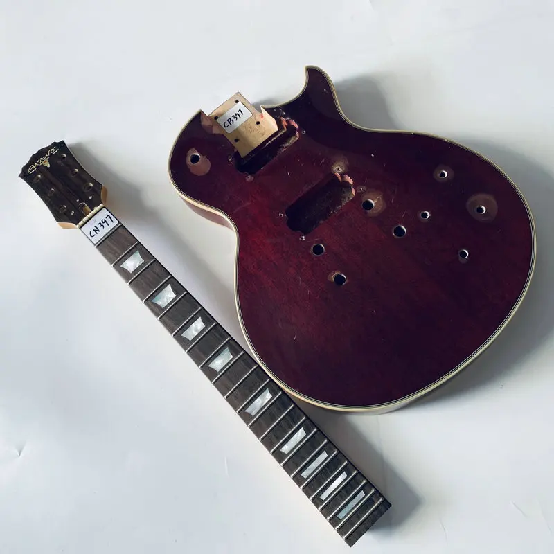 CN397CB397 DIY LP Гитарные комплекты Корпус из цельного красного дерева HH Звукосниматели 22 лада Клен с палисандровым деревом Один комплект для замены своими руками с повреждениями
CN397CB397 DIY LP Гитарные комплекты Корпус из цельного красного дерева HH Звукосниматели 22 лада Клен с палисандровым деревом Один комплект для замены своими руками с повреждениями