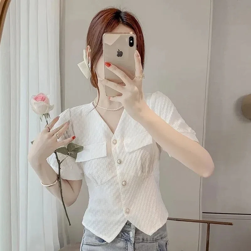 Summer New Sweet Style V-Neck Short Sleeve Bubble Sleeve Slim Fit Shirt Women's Polyester Fiber Korean Version Commute Style
Summer New Sweet Style V-Neck Short Sleeve Bubble Sleeve Slim Fit Shirt Women's Polyester Fiber Korean Version Commute Style
