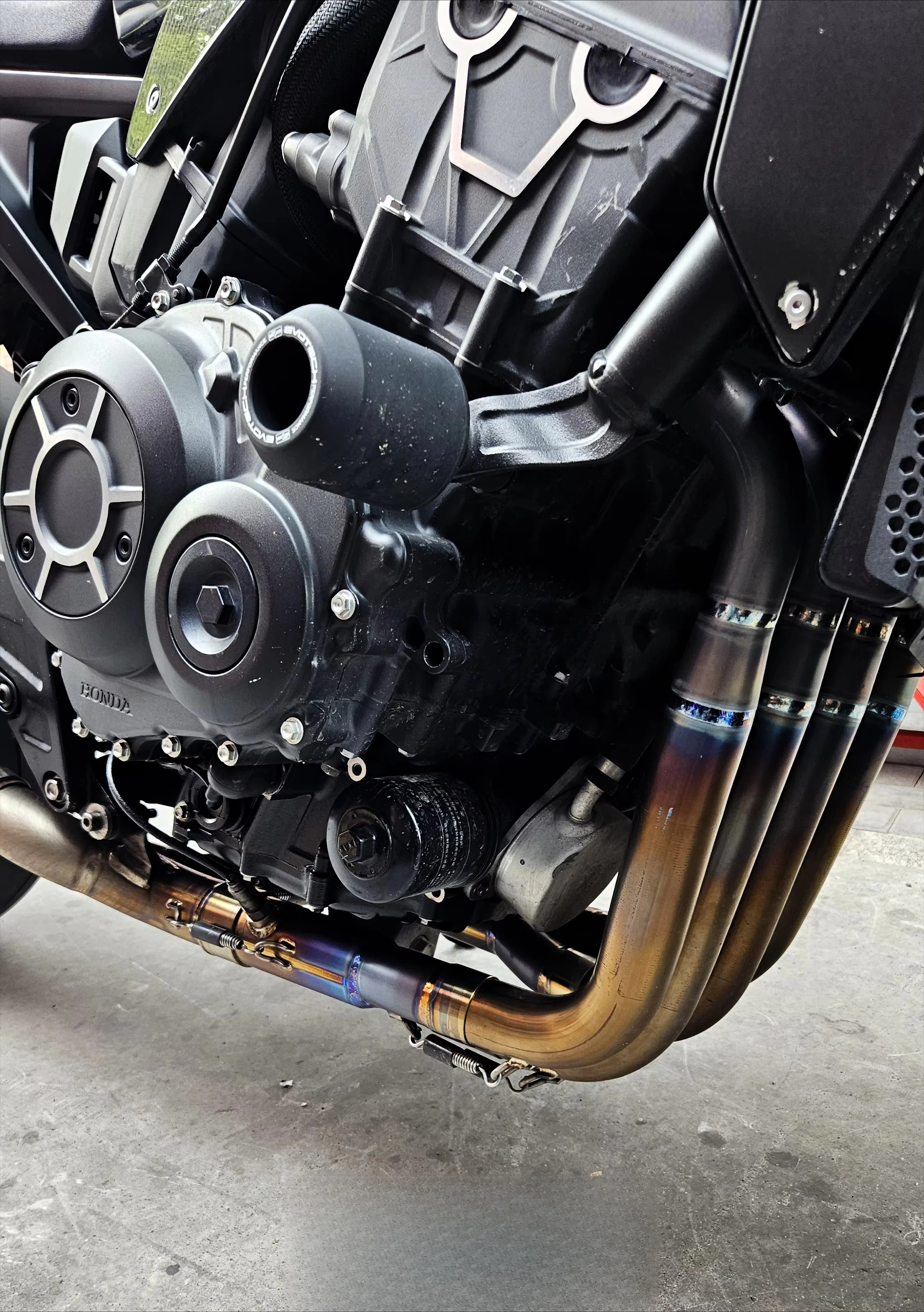 Modified Titanium Alloy Motorcycle Exhaust forCB1000R 2021
Modified Titanium Alloy Motorcycle Exhaust forCB1000R 2021