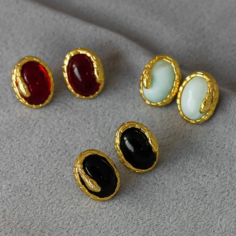 Serpentine Black Agate Stud Earrings New Arrival Retro Style Inlaid Natural Stone Green Aventurine Snake Pattern Earrings
Serpentine Black Agate Stud Earrings New Arrival Retro Style Inlaid Natural Stone Green Aventurine Snake Pattern Earrings