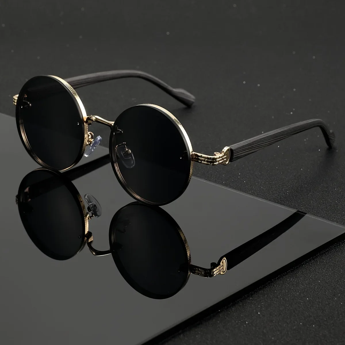 2025 Vintage Round Sunglasses Classic Gradient Lens Outdoor Shades Trendy Luxury Brand Designer Metal Rim Mens Sun Glasses
2025 Vintage Round Sunglasses Classic Gradient Lens Outdoor Shades Trendy Luxury Brand Designer Metal Rim Mens Sun Glasses