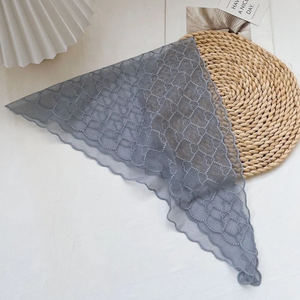 Versatile Elegant Silk Scarf Heart Pattern Breathable Triangular Scarf Retro Lace Scarf Women's Accessory
Versatile Elegant Silk Scarf Heart Pattern Breathable Triangular Scarf Retro Lace Scarf Women's Accessory