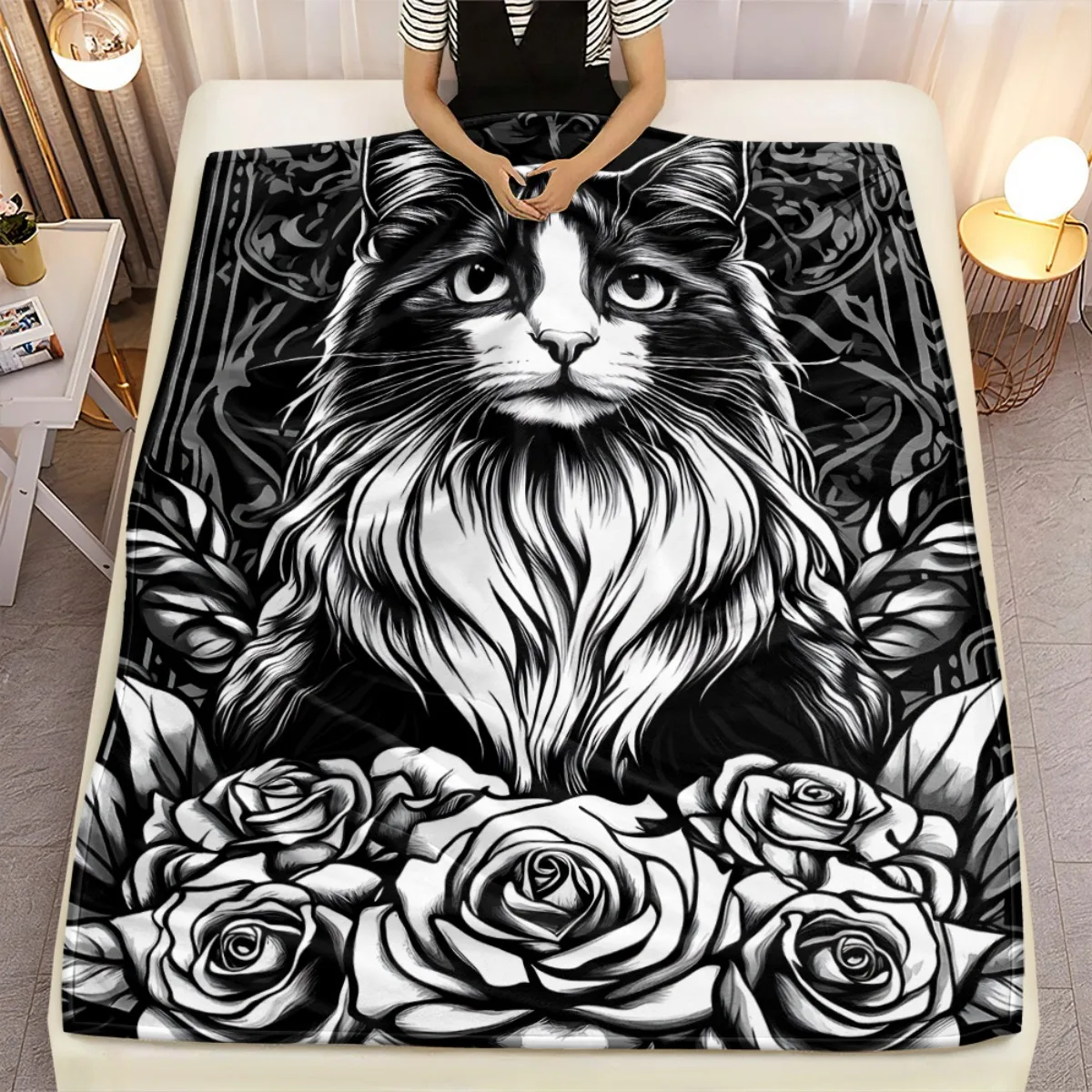 Черно-белое фланелевое одеяло с изображением кота и розы, готический подарок для любителей домашних животных, мягкое флисовое одеяло, уникальный дизайн
Черно-белое фланелевое одеяло с изображением кота и розы, готический подарок для любителей домашних животных, мягкое флисовое одеяло, уникальный дизайн