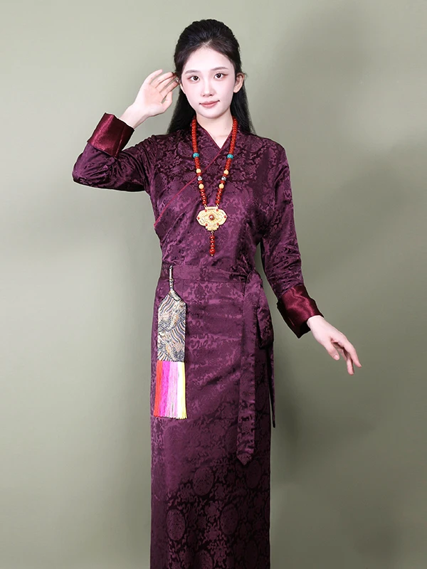 Осенняя тибетская одежда: женский топ-боди и юбка-палаццо из высококачественного шелкового атласа в этническом стиле, модная тибетская мода для женщин
Осенняя тибетская одежда: женский топ-боди и юбка-палаццо из высококачественного шелкового атласа в этническом стиле, модная тибетская мода для женщин