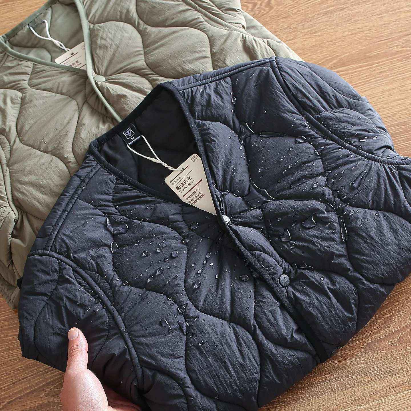 Men's Casual Cotton Jaet Winter Warmth V-Ne Overlap Wear Lightweight Filled Gourd Stitch Water-Resistant Faion Ci Sle
Men's Casual Cotton Jaet Winter Warmth V-Ne Overlap Wear Lightweight Filled Gourd Stitch Water-Resistant Faion Ci Sle