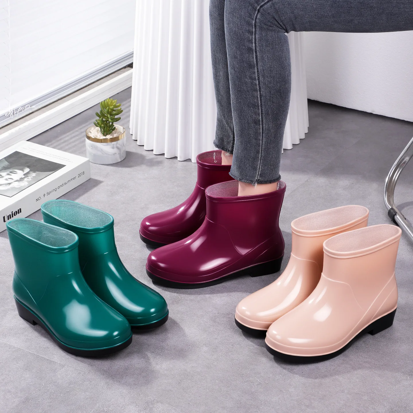 Anti-Slip Fashion Kitchen Short Fleece Lined Rain Boots Women PV Tendon Bottom Low Cut Women Water Shoes
Anti-Slip Fashion Kitchen Short Fleece Lined Rain Boots Women PV Tendon Bottom Low Cut Women Water Shoes