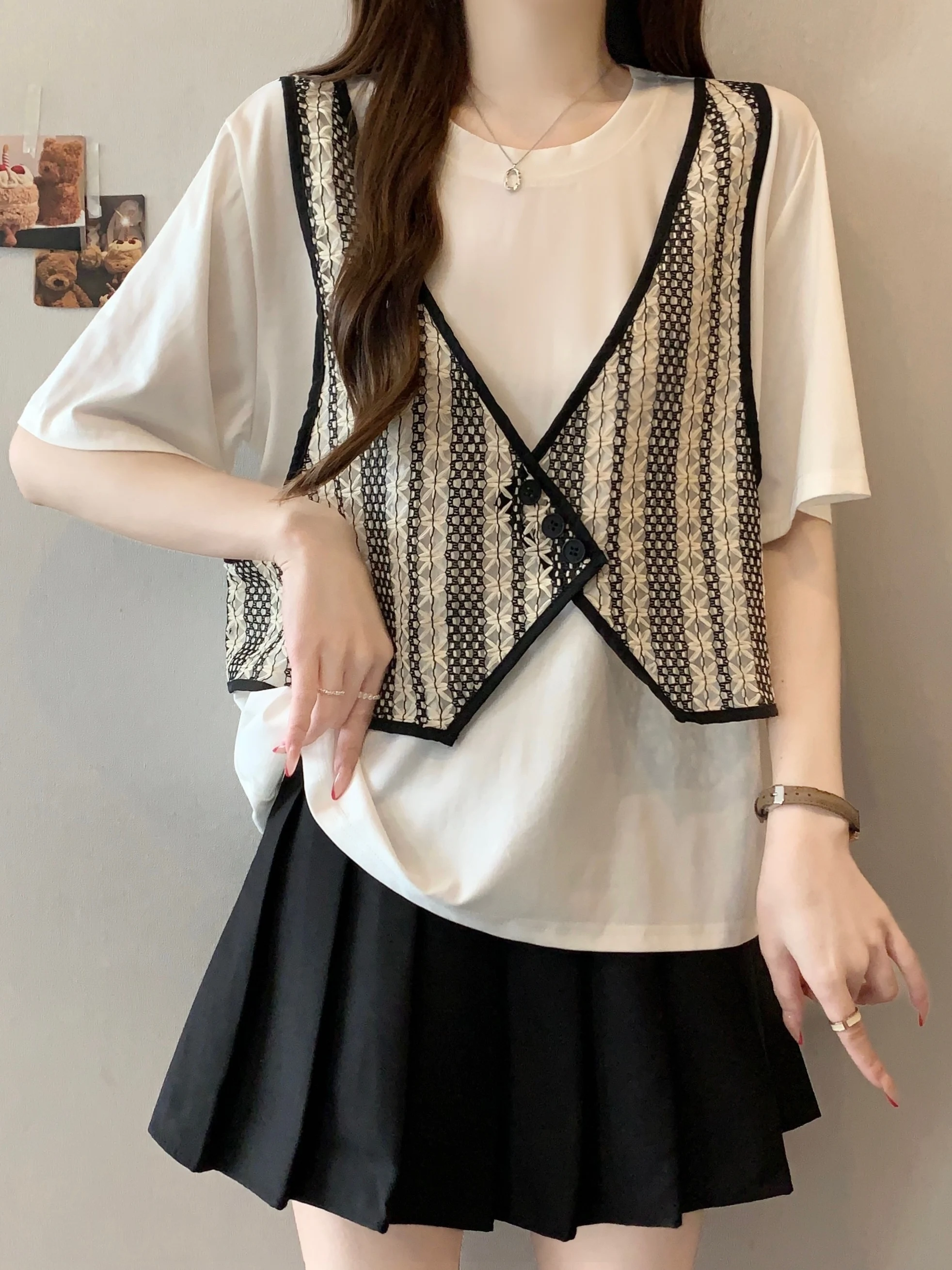 plus Size Women's Casual Fashionable Summer T-Shirt Top Loose Fit Plaid Design Fake Two-Piece Versatile plus MM Design Sense
plus Size Women's Casual Fashionable Summer T-Shirt Top Loose Fit Plaid Design Fake Two-Piece Versatile plus MM Design Sense