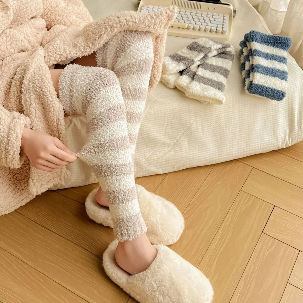 Kawaii Thicken Warm Long Tube Sock Cover Stripe Simple Floor Plush Stockings Hosiery Leg Warmers Coral Fleece Stockings Autumn
Kawaii Thicken Warm Long Tube Sock Cover Stripe Simple Floor Plush Stockings Hosiery Leg Warmers Coral Fleece Stockings Autumn