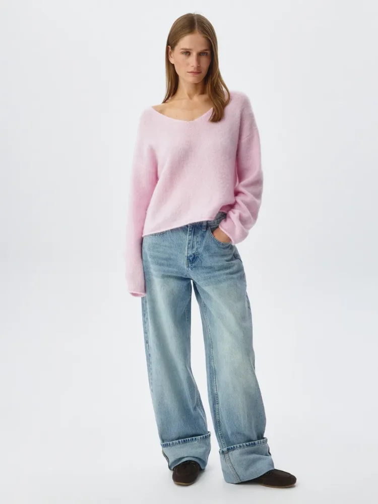 Повседневный розовый вязаный свитер с начесом, женский шикарный однотонный свободный короткий пуловер с v-образным вырезом и длинными рукавами, женские повседневные офисные пуловеры
Повседневный розовый вязаный свитер с начесом, женский шикарный однотонный свободный короткий пуловер с v-образным вырезом и длинными рукавами, женские повседневные офисные пуловеры