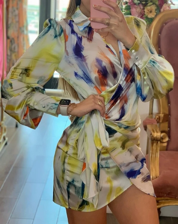 Women's Sexy Dress 2024 Summer Latest Casual Turn Down Collar Button Ruched Tie Dye Print Lantern Sleeves Wrap Mini Dress Skirt
Women's Sexy Dress 2024 Summer Latest Casual Turn Down Collar Button Ruched Tie Dye Print Lantern Sleeves Wrap Mini Dress Skirt